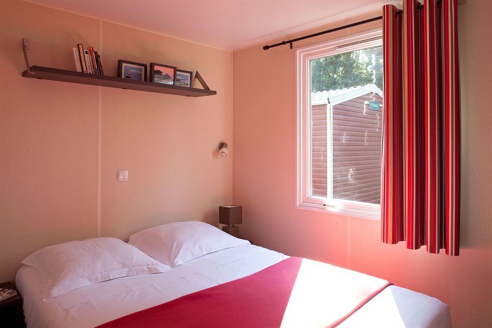 Le Village Du Lac Caravan Park Bruges Extérieur photo
